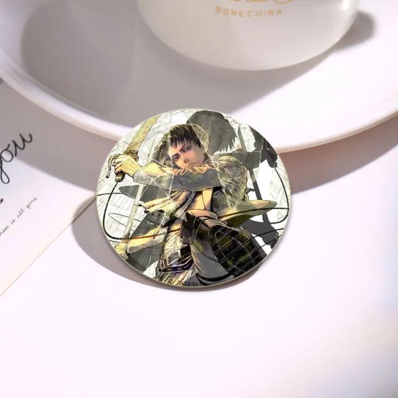 32/44/58 мм аниме Атака титанов Броши для ювелирных изделий Аксессуары Косплей Значок Мультфильм Подарочные рюкзаки Сумки Кнопки Значки Фанаты Коллекция