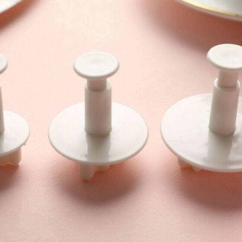 Spring Compression Mold Christmas Leaves Sugar Cake Mold DIY Embossing Mold 3pcs Holly Leaf Biscuit Mold