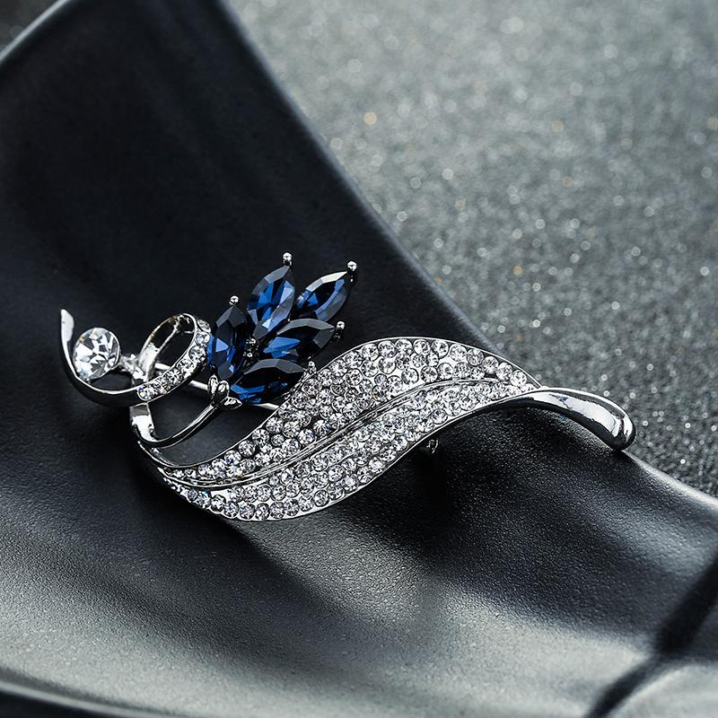 Narcissus Brooch, Feminine Charm, Full Diamond Leaf Brooch Badge, High-end Design Pin