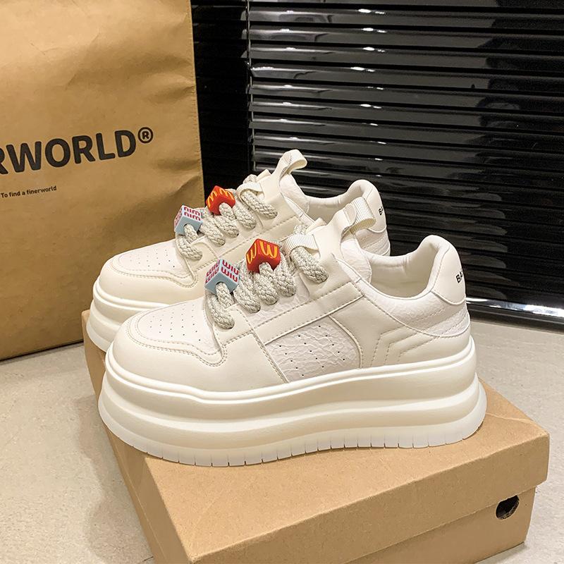 Suction Film Sole Leather Little White Shoes Women's 2025 Spring New Platform Sports Board Shoes Casual Women's Shoes Versatile Shoes Children