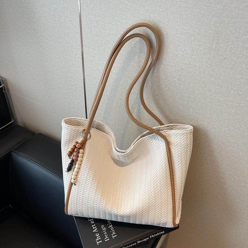 Плетеная сумка большой вместимости женская осенняя новая ретро универсальная сумка на плечо сумка-тоут для通勤