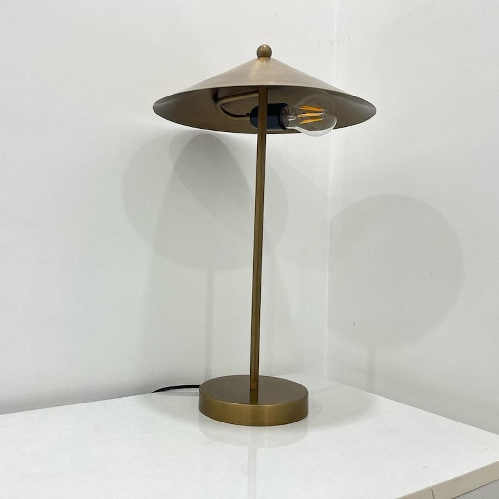 Итальянская настольная лампа из необработанной латуни середины 1950-х годов для спальни и гостиной, офисная настольная лампа