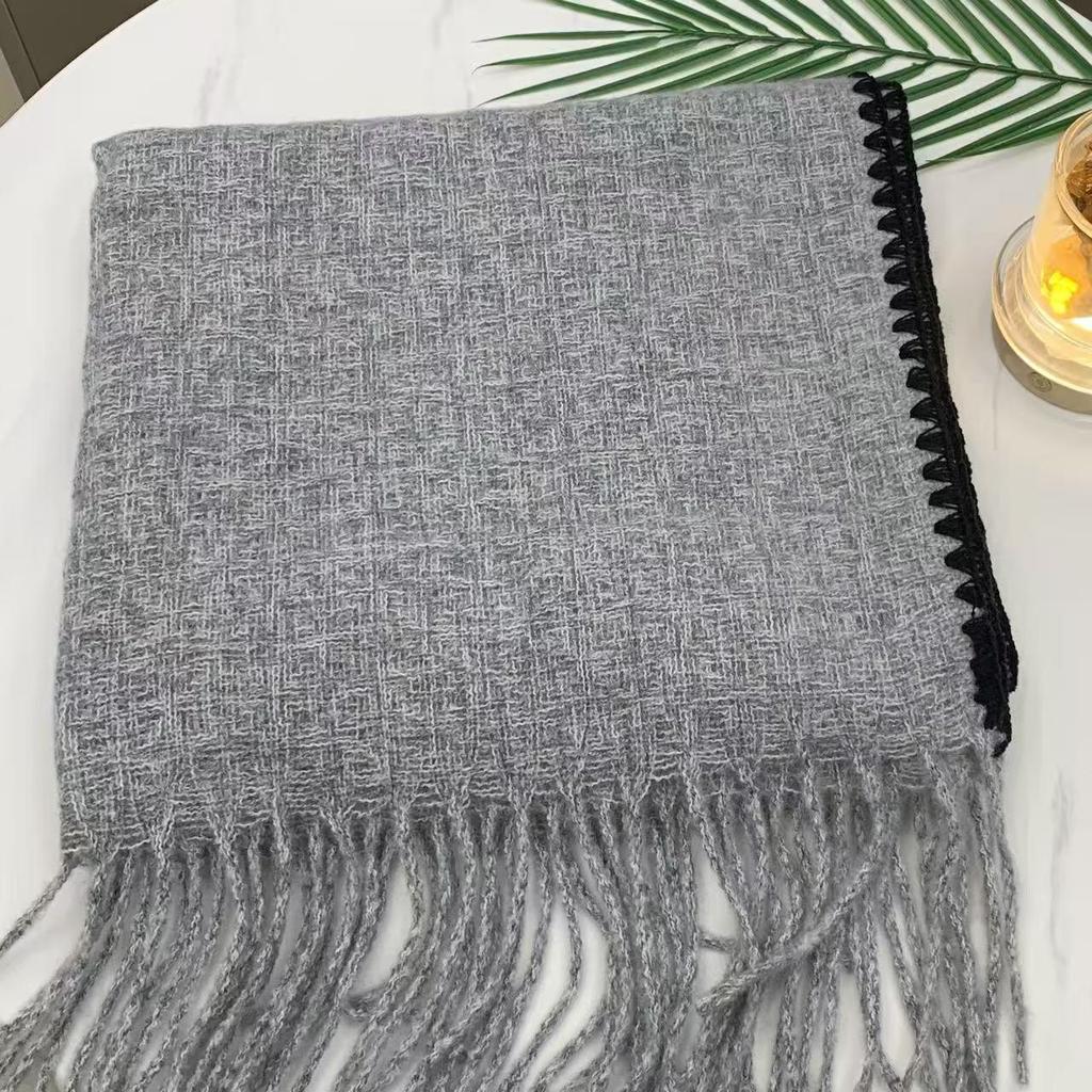 Korean Checkered Scarf with Crochet Edge: High-End Warm Neck Protector for Autumn and Winter