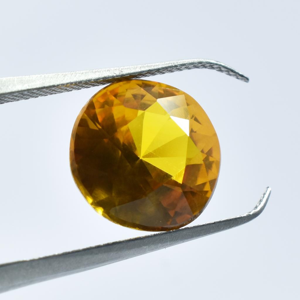 Brilliant Yellow Sapphire Loose Gemstone 6.05 Carat Natural Round Cut.