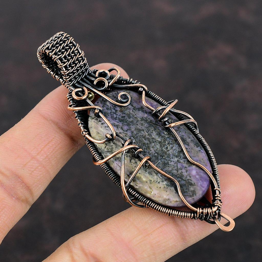 Медный кулон с чароитом, обернутый проволокой, ювелирное изделие ручной работы, кулон с драгоценным камнем, обернутый проволокой, подарок на годовщину, медные украшения с чароитом