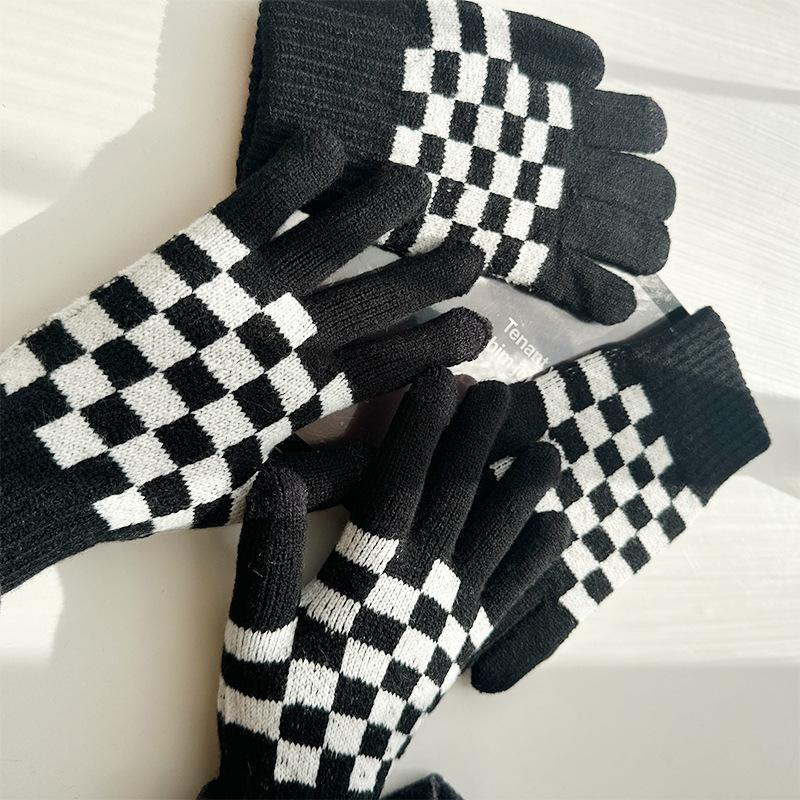 Осень и Зима Студенческие Плюшевые Перчатки в Клетку Милые Теплые Шерстяные Вязаные Перчатки Сенсорные Перчатки для Пары