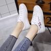 Fashion Shoes Women Running Spring Autumn Fashion White Breathable Embroidered Flower Lace-Up Casual Comfort Sneakers Zapatos De Mujer