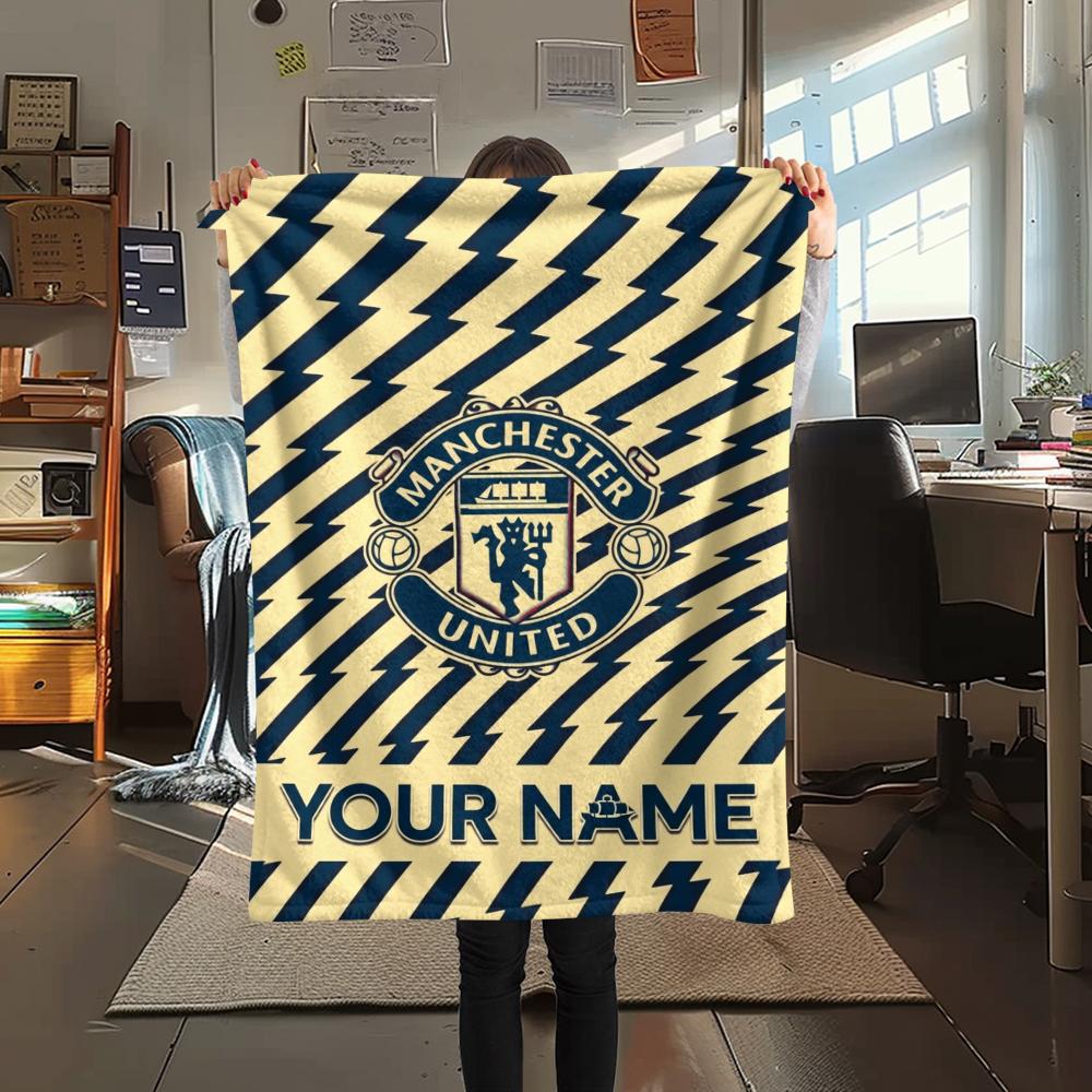 1PC Custom Name Manchester United FC Patterned Flannel Blanket Suitable For All Seasons for Home Decor Warmth and Comfort Gifts Holiday Present_xia