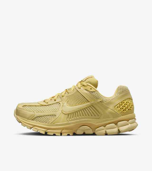 FQ7079-700 Nike Zoom Vomero 5 Saturn Gold и Lemon Wash (Женский)