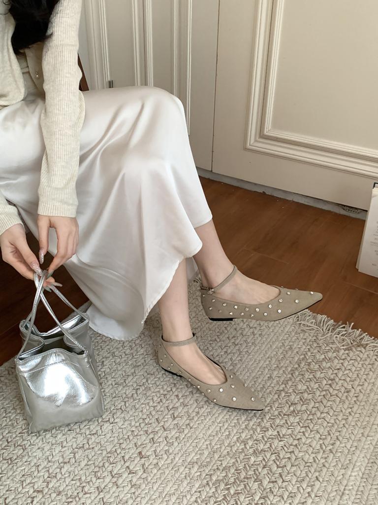 Весна 2025 новые туфли на плоской подошве для женщин, удобная мягкая подошва, не устают ноги, модные женские туфли, инкрустированные бриллиантами, одежда высокого класса