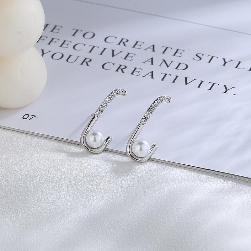 Дизайн Sense Геометрические серьги-пусеты Мода Индивидуальность Инкрустированные бриллиантами Серьги-скрепки Жемчужные серьги Японская и корейская версия