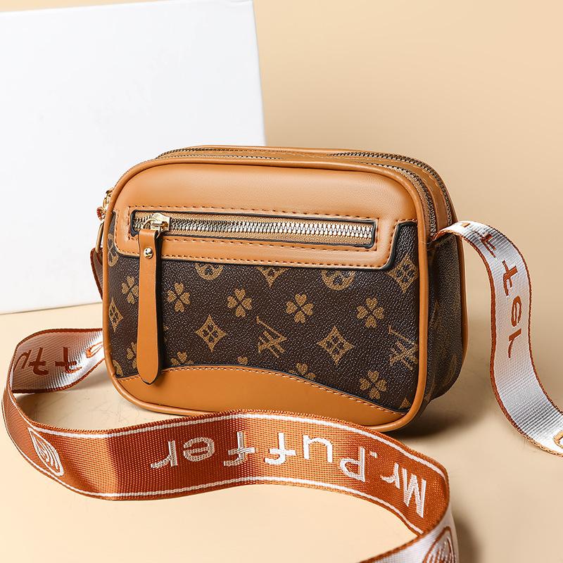 Spring Middle-aged Mother Crossbody Bag, Large-capacity Women's Single-shoulder Bag, Practical Wholesale Women's Bag