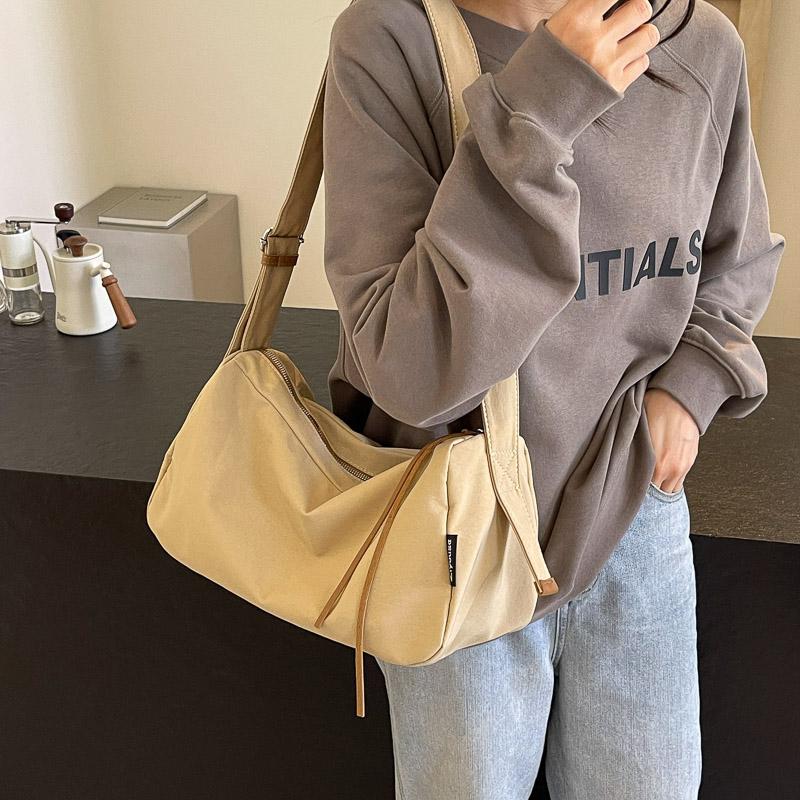 Unisex Large Capacity Shoulder Bag Ultra Light Versatile Crossbody Leisure High Capacity New Practical