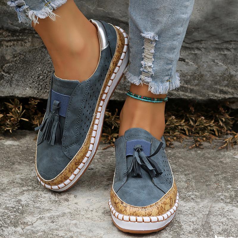 Трендовые женские кроссовки Slip on Hollow Out Woman Flats Женские мокасины Повседневная женская вулканизированная обувь Швейная модная женская обувь