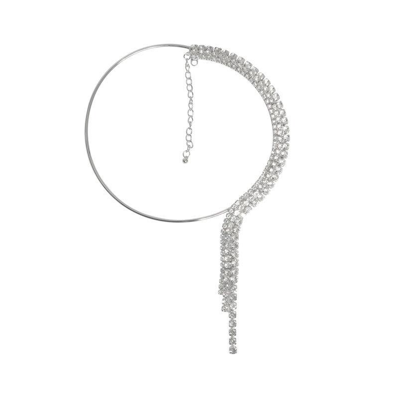 Роскошный чокер с металлическими кисточками и стразами