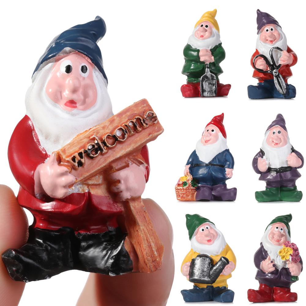 Moss Terrarium Miniature Dwarfs Statue Mini Gnome Figurines Desktop Decoration Fairy Garden Gnomes