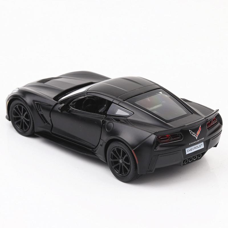 1:36-масштабная модель Chevrolet Corvette C7 из сплава, литая под давлением, суперспортивная модель автомобиля, имитация металлического кузова автомобиля с откатом, детские игрушки