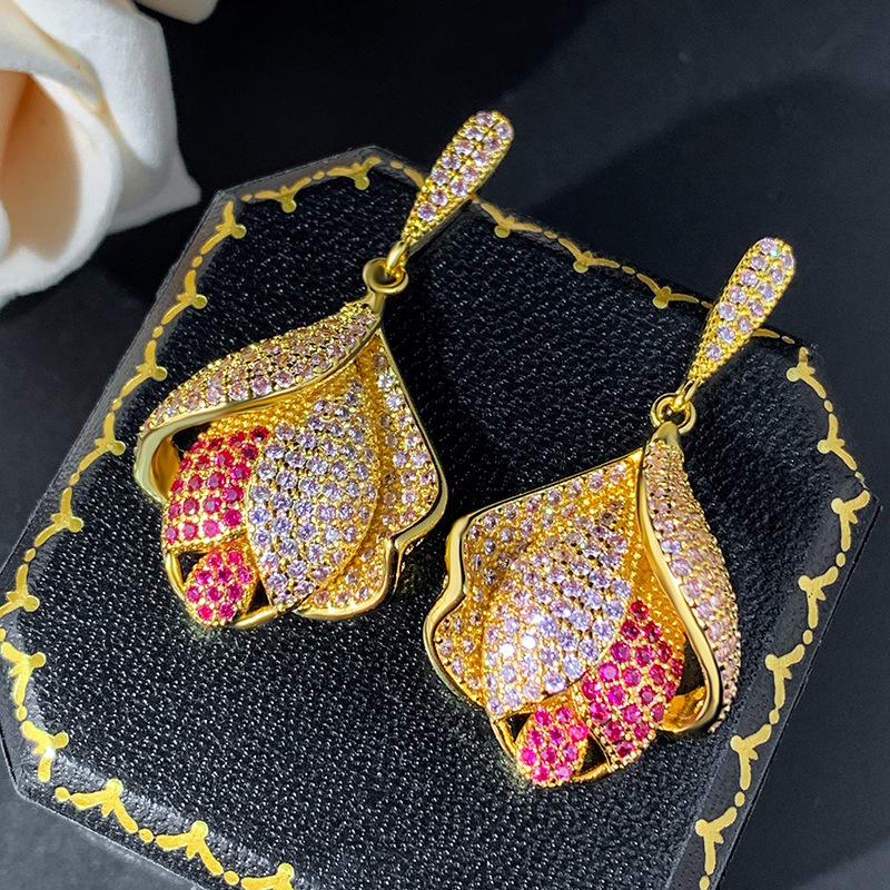 Комплект ювелирных изделий Аксессуары Легкое Роскошное Ожерелье с Инкрустацией Цветочным Цирконом Серьги Цветок Женские Серебряные Иглы S925 Модные