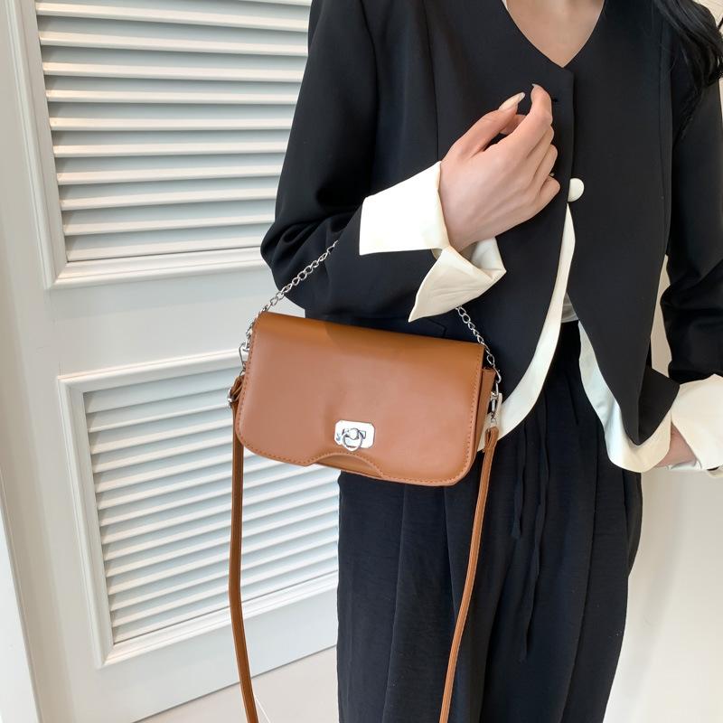 Casual Personalized Shoulder Bag Spring New Bag for Women Korean Version of Personalized Crossbody Bag Fashionable Simple Square Bag