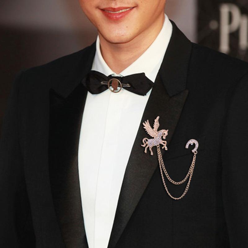 Сплав Брошь-цепочка Крылатый конь Зодиак Пони Значки Женщины Мужчины Аксессуар для одежды Лацкан Косаж Год Подарок