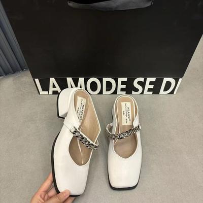 Черные шлепанцы с толстой подошвой и закрытым носком, женская обувь, новинка лета 2025 года, маленькие кожаные туфли на полуподдержке, ретро мюли