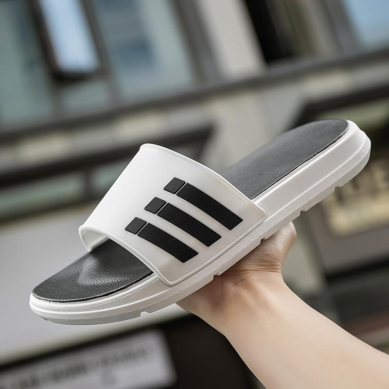 Платформенные шлепанцы мужские летние модные для улицы новые студенческие универсальные с характером нескользящие уличные пляжные сандалии