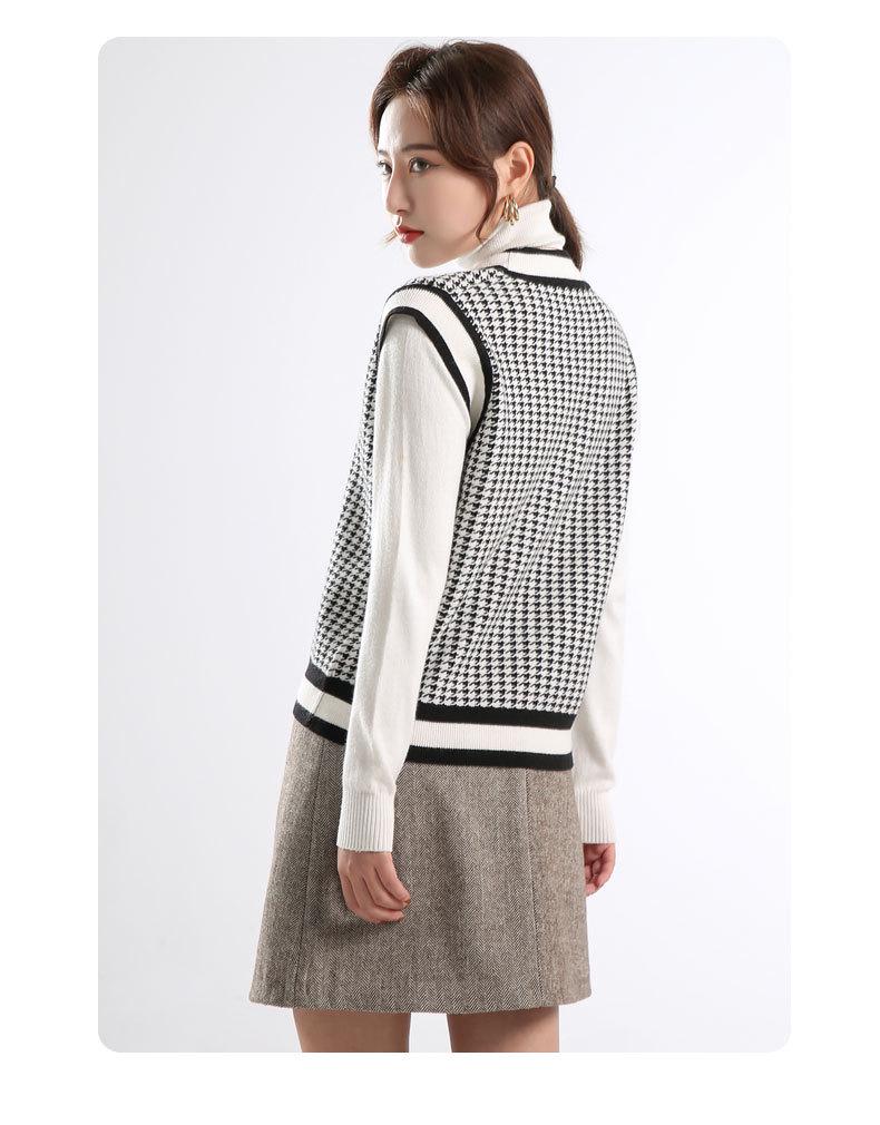 Women's Houndstooth V-Neck Plaid Sweater Vest - Layered, Sleeveless, Loose Fit for 2025