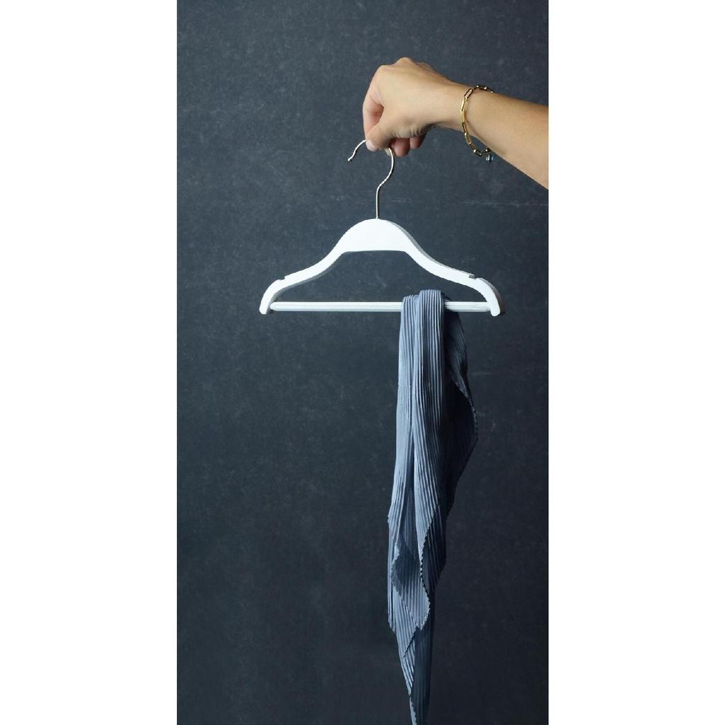 Деревянная вешалка для детской одежды 0-3 лет, белый цвет, 6 штук