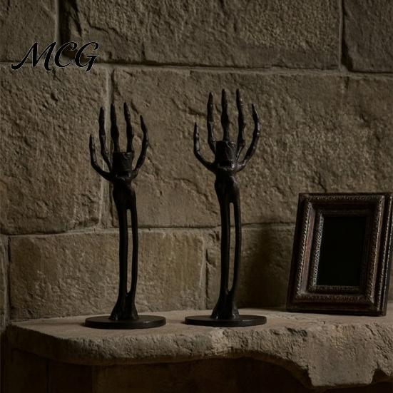 Halloween Candle Holder Skeleton Holder, Gothic Resin Hand With Stable Base And Standing Candlestick Holders for Table Mantel Decor Stand