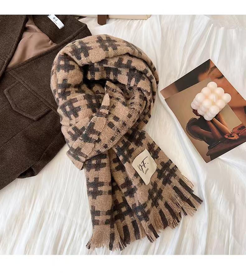 Autumn and winter new Maillard color imitation cashmere color plaid scarf women's winter high-end sense versatile shawl warm scarf