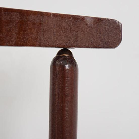 Деревянная стойка для катушек с пряжей и устойчивым основанием. Гладкие края без заусенцев. Универсальная стойка для распределителя клубков пряжи. Стойка для катушек с пряжей.