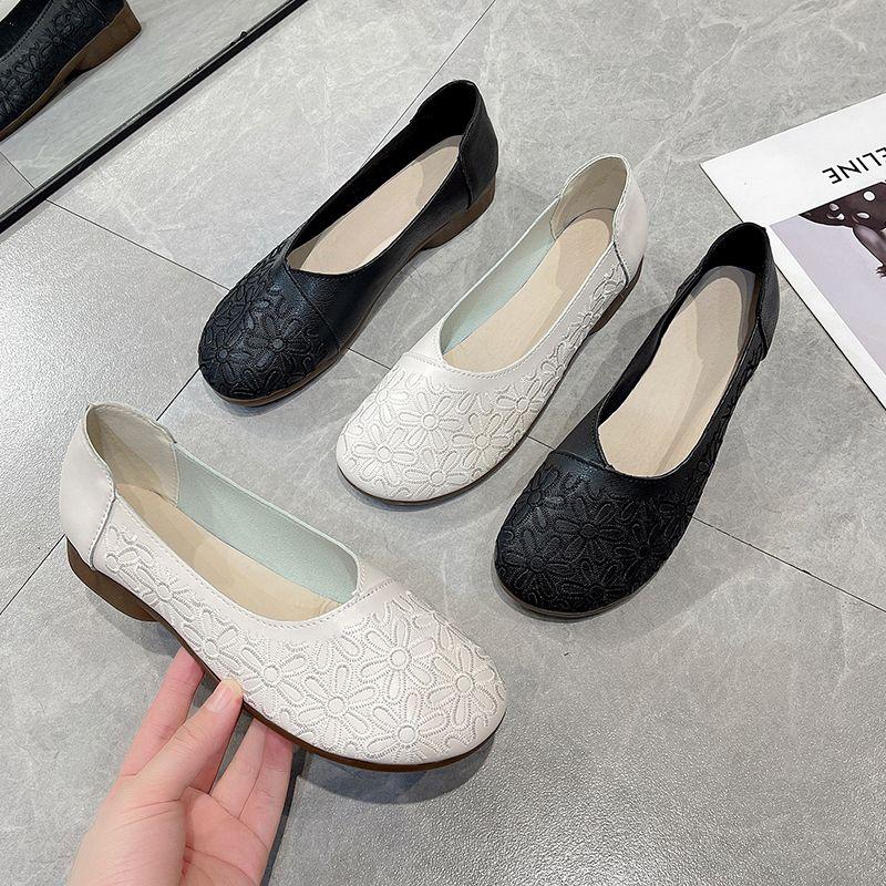 Женские легкие мокасины Mom Flat Loafers 2024 года, повседневные туфли с круглым носком и вышивкой, женские мягкие мокасины для отдыха