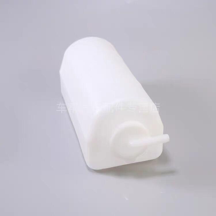 Expansion Radiator Tank Reservoir for Faw V80 T80 GF1500 GF80 CA6420 T57 6371 CA1023 CA1024 GF900 CA5024 1020 CA6350