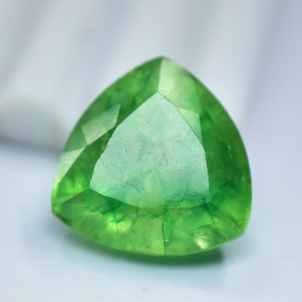 Natural Green Emerald Loose Gemstone 23.35 ct Trillion Cut for Jewelry Making and Gem Collections