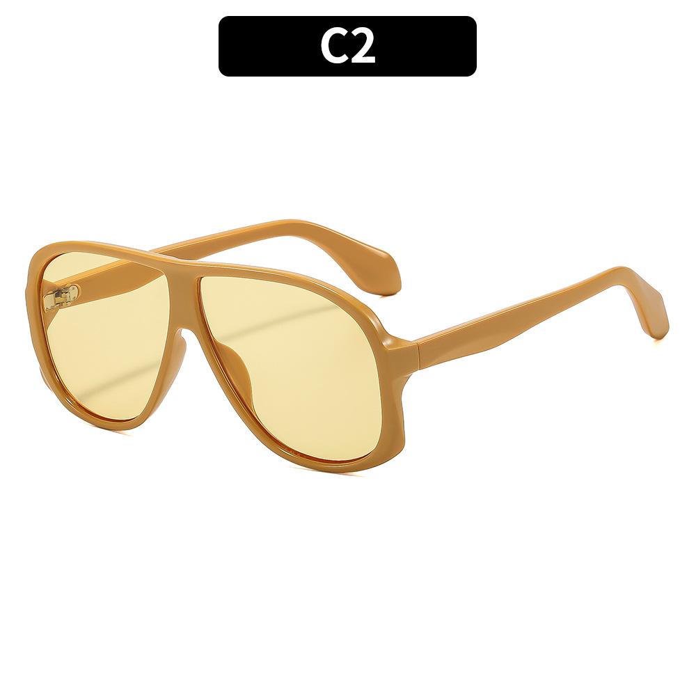 1PC Stylish, versatile retro oversized sunglasses—perfect for street style, outdoor excursions, and vacation sun protection.