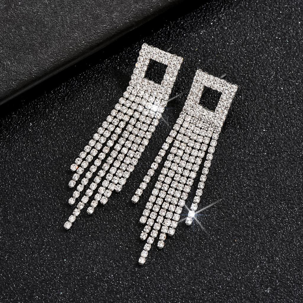 Новые длинные серьги с бахромой, инкрустированные бриллиантами, преувеличенные серьги-гвоздики с бриллиантами в стиле «любовь» в стиле «супер-блеск» в европейском и американском стиле
