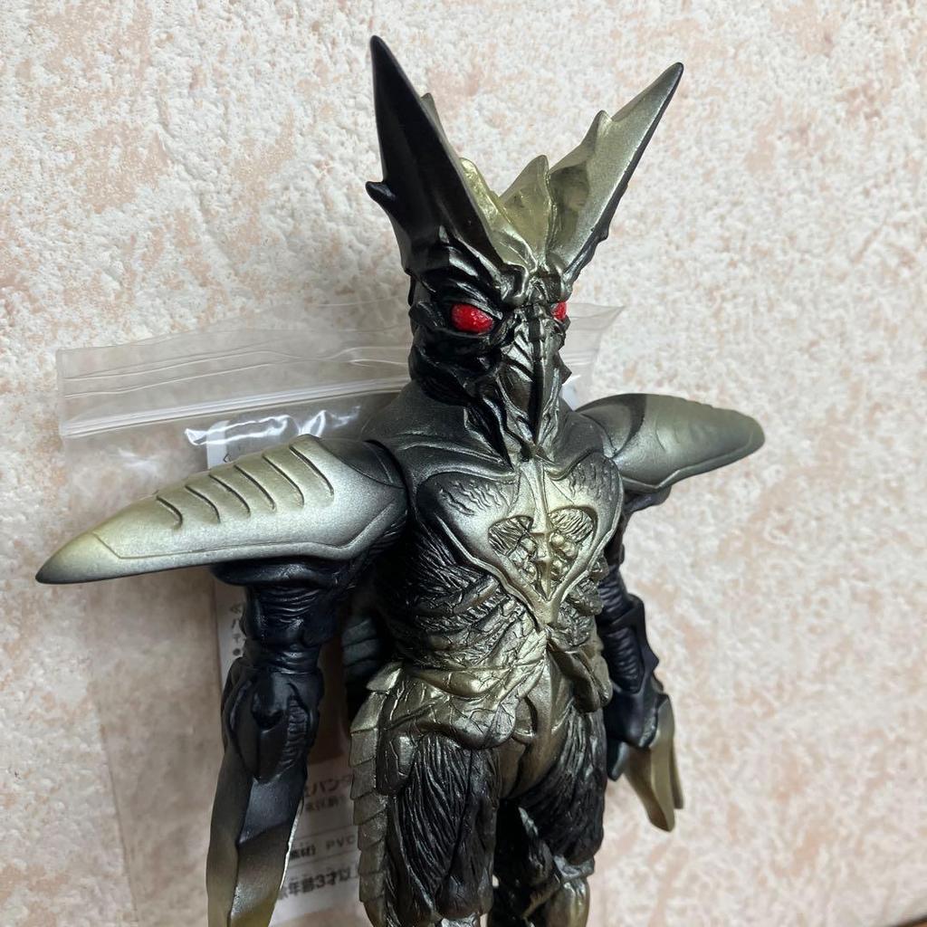 Б/у Bandai Серия Ультра Монстров EX Нео Балтан с биркой