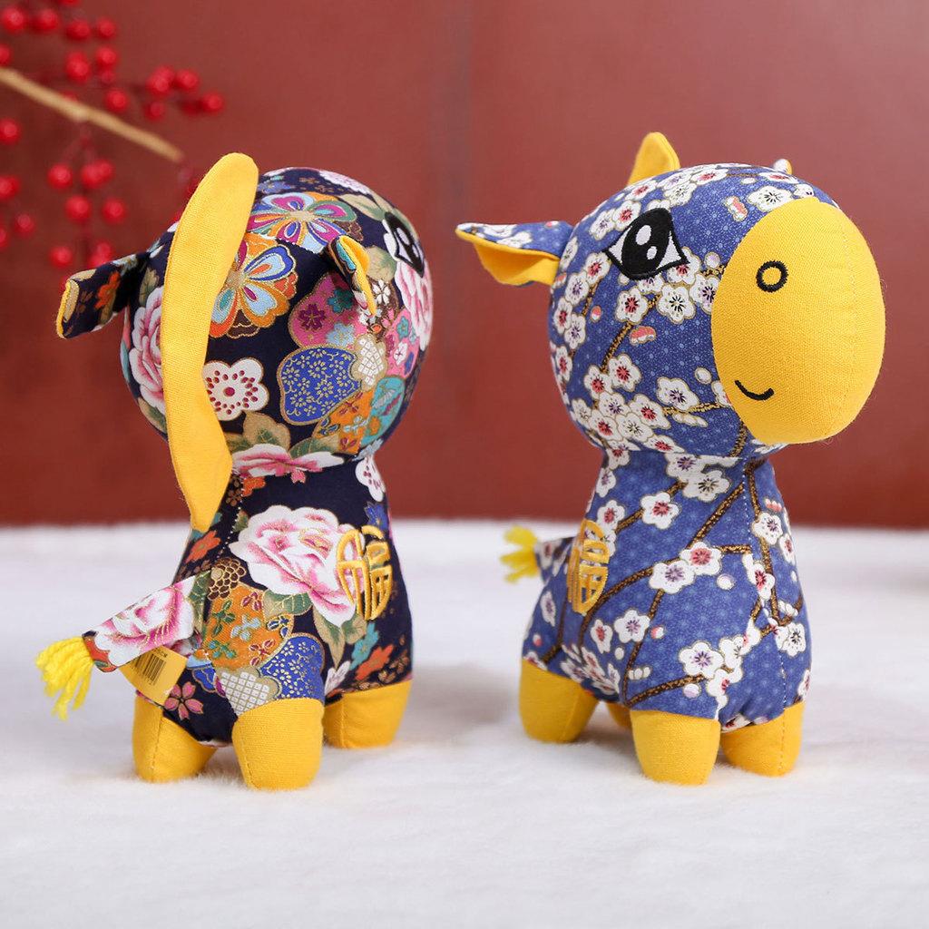 Handcrafted Embroidered Animal Plush With Pp Cotton Filling For Holiday Decoration