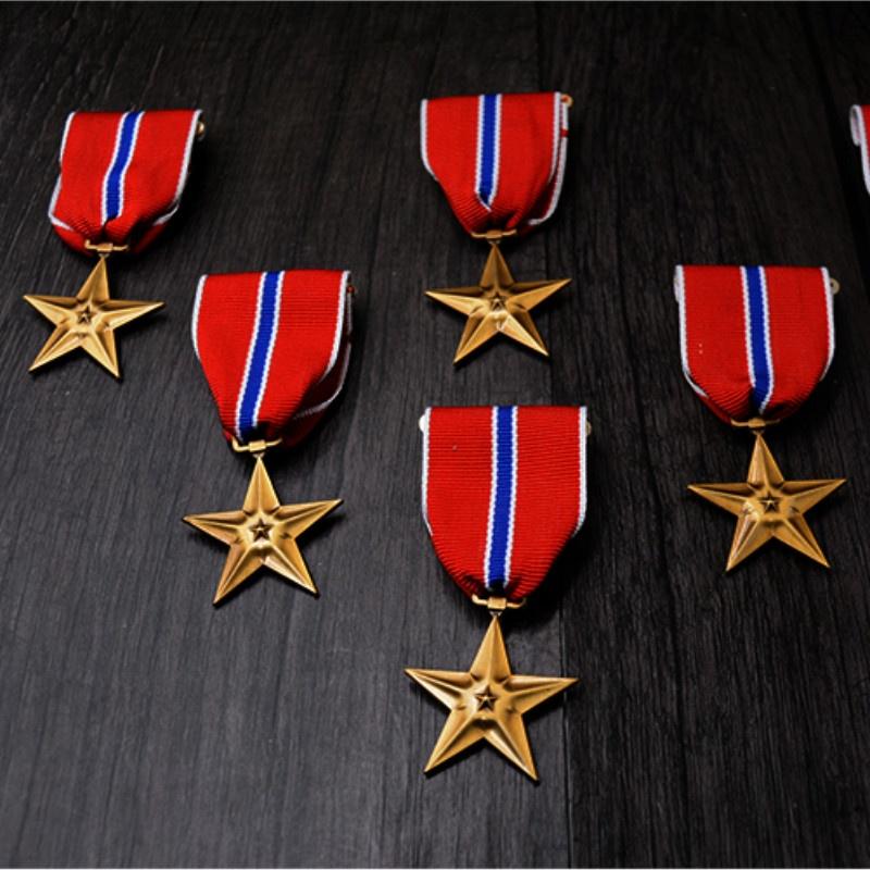 US Army World War II Bronze Star Medal Badge Medal American Medal