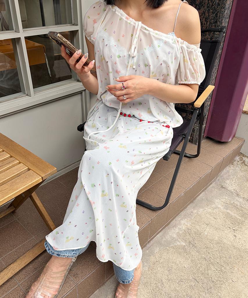 Sinun Pale Flower Long One-Piece (White)
