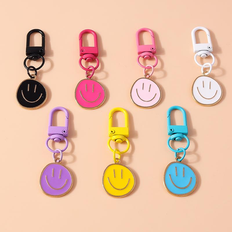 Lovely Smile Face Keychain Emoticon Keyring Pendants for Men Women Key Holder Handbag Decor Pendant DIY Jewelry Gifts