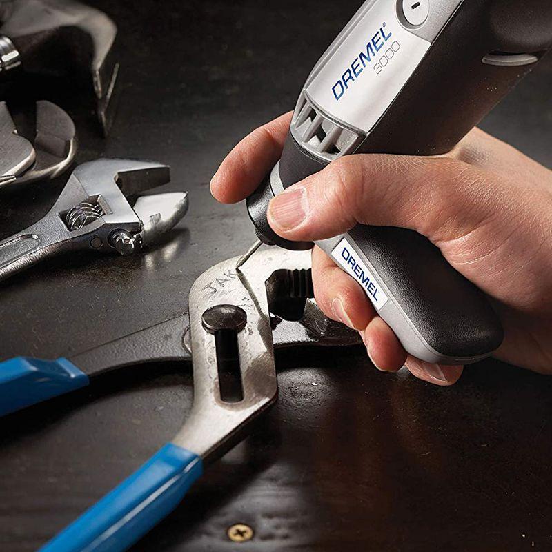 Dremel Электрическая шлифовальная машина 3000 с 1 профессиональным аксессуаром и 10 аксессуарами для ежедневного использования.