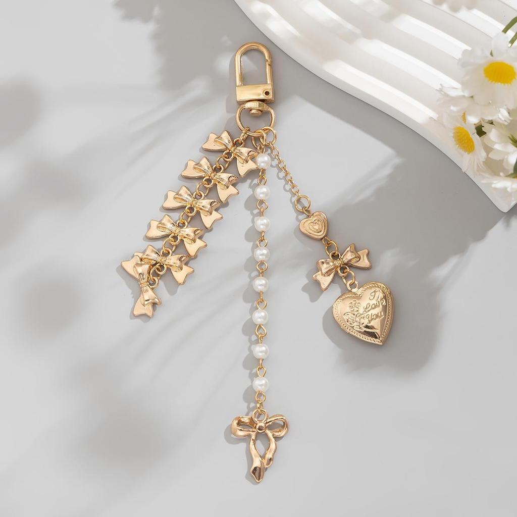 Милый и прохладный брелок с жемчужной цепочкой в форме персикового сердца и подвеской в виде ленты-банта