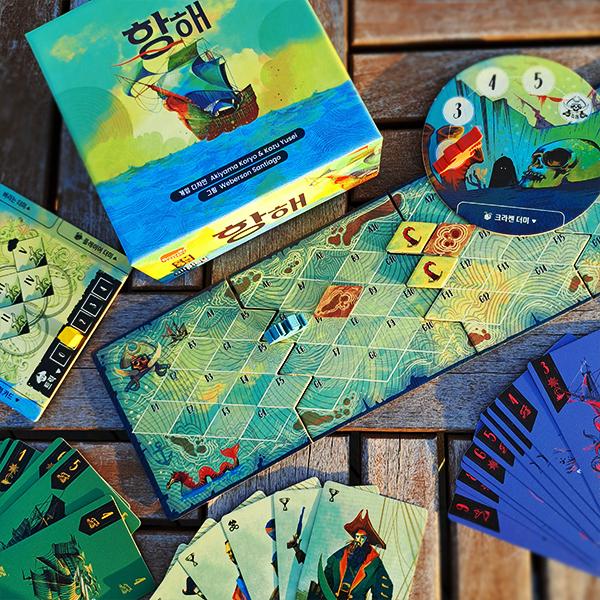 Далеко: Вводная стратегическая настольная игра — обратные вычисления, составление колоды, сбор сетов. (Возраст 14+)