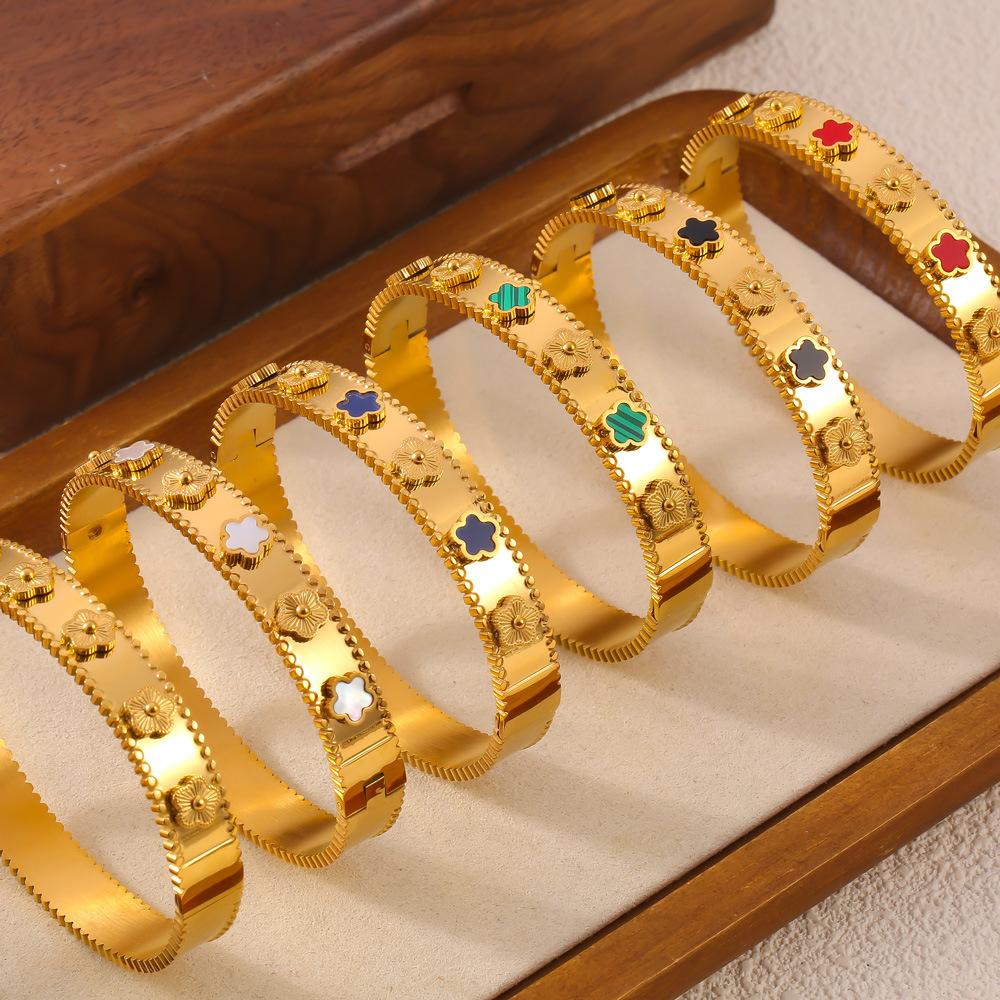 New Fashion Flower Titanium Steel Plated 18k Gold Bracelet Five Leaf Flower Lucky Grass Bracelet Jewelry