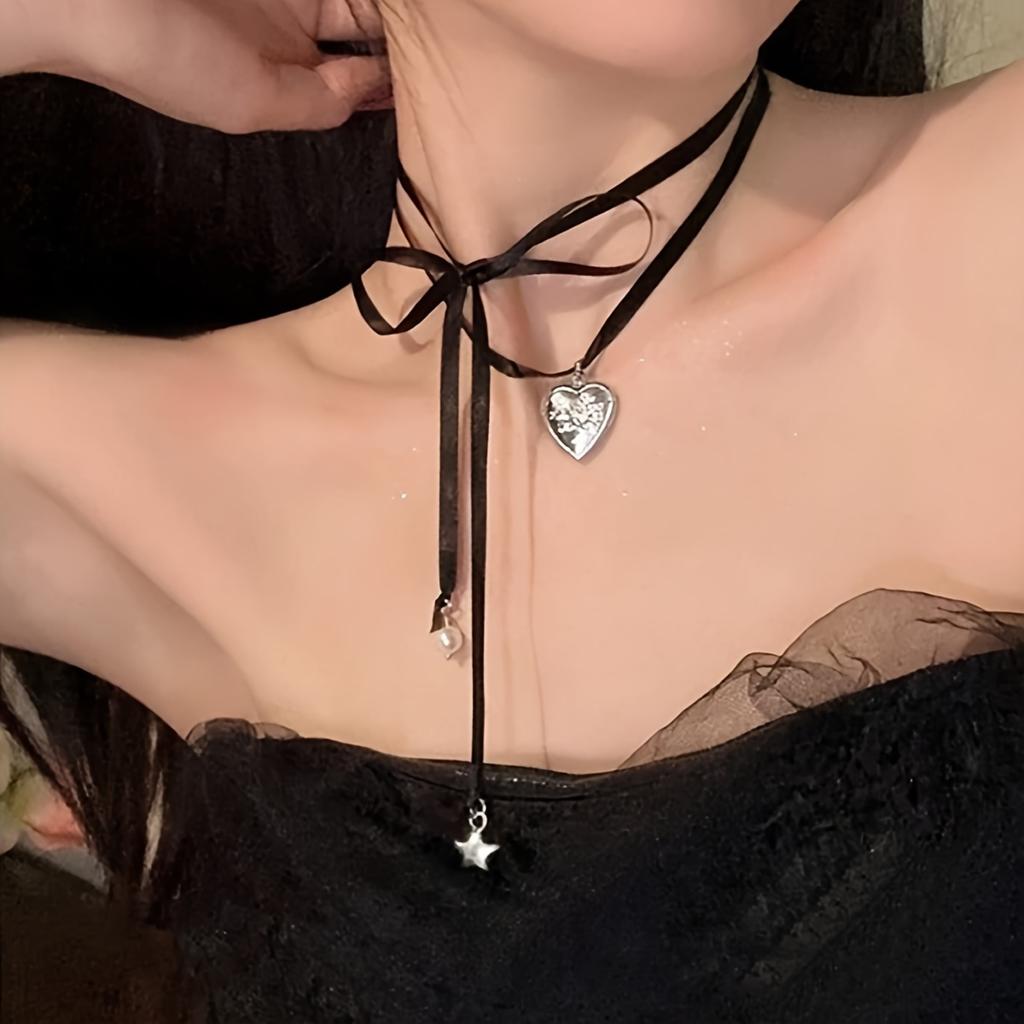 Enchanting Heart-shaped Bow Tie Neck Chain Fashion Jewelry Accessory For Valentines Day, Daily or Party Occasions All Seasons