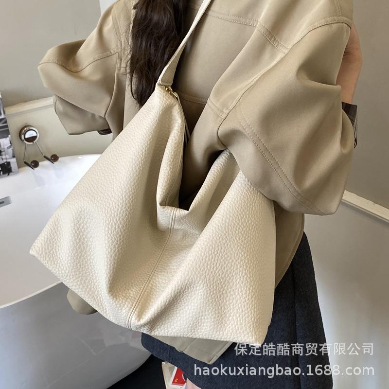 Вместительная ретро-сумка женская осенне-зимняя универсальная 2025 новая простая на плечо через плечо сумка-мессенджер повседневная дорожная сумка