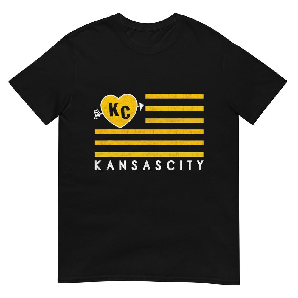 KC Red Heart & Arrow 2 Letter KC Kansas City KC Love KC Red T-Shirt
