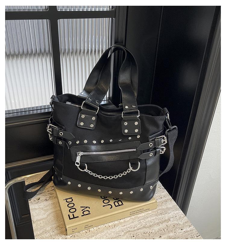 2025 Женская Высококлассная Модная Сумка-Тоут на Плечо с Заклепками