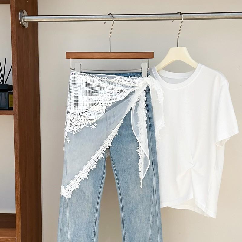 Womens White Checkered Lace Triangle Scarf Dual-Use Neck Hip Cover Lightweight Accessory